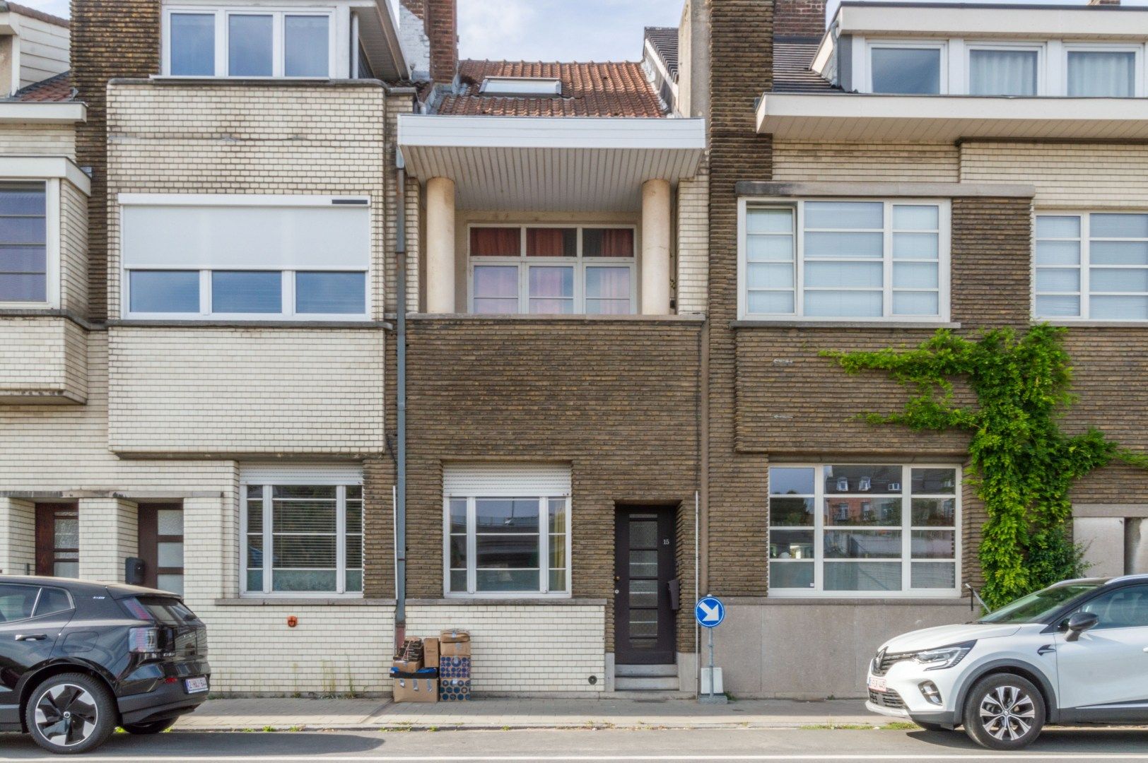 Karaktervolle rijwoning met zicht op kanaal! foto {{pictureIndex}}