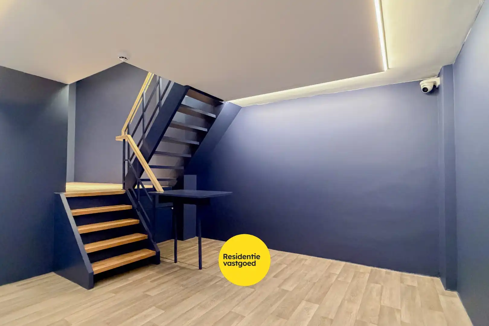 Uitzonderlijke investeringsopportuniteit in Galerij Ter Steeghere – hartje Brugge foto 8