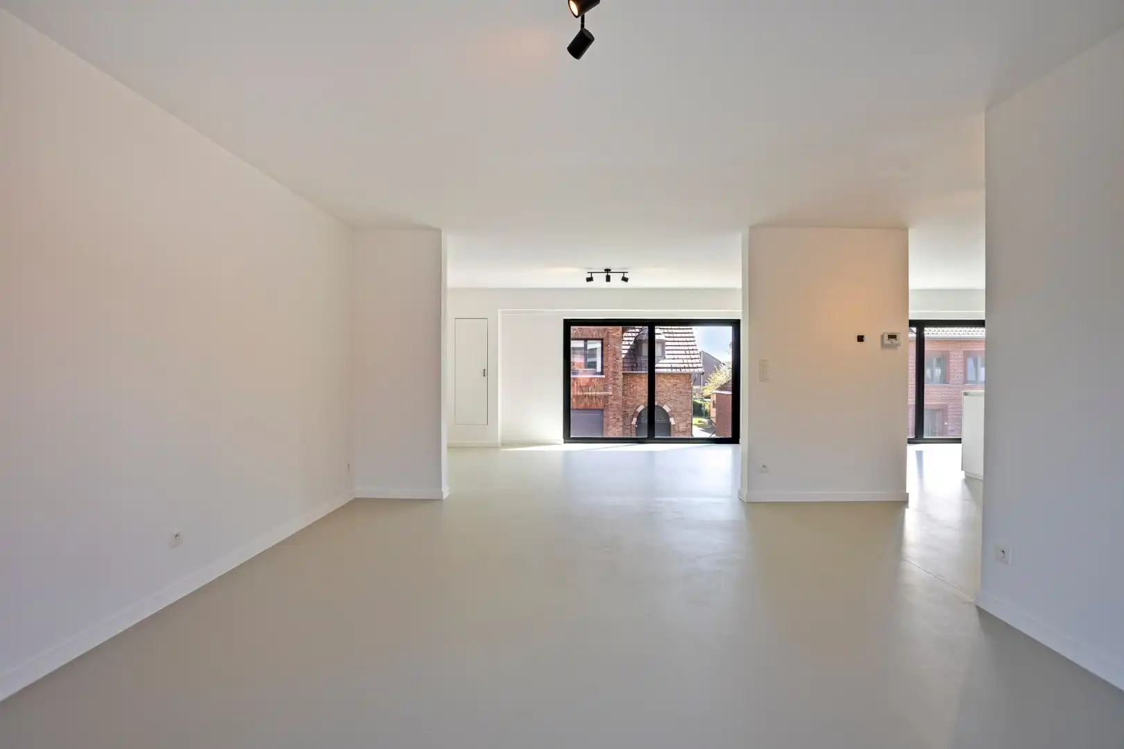 Gerenoveerd ruim en lichtrijk appartement met 2 slaapkamers en ruim terras - EPC label B foto 6