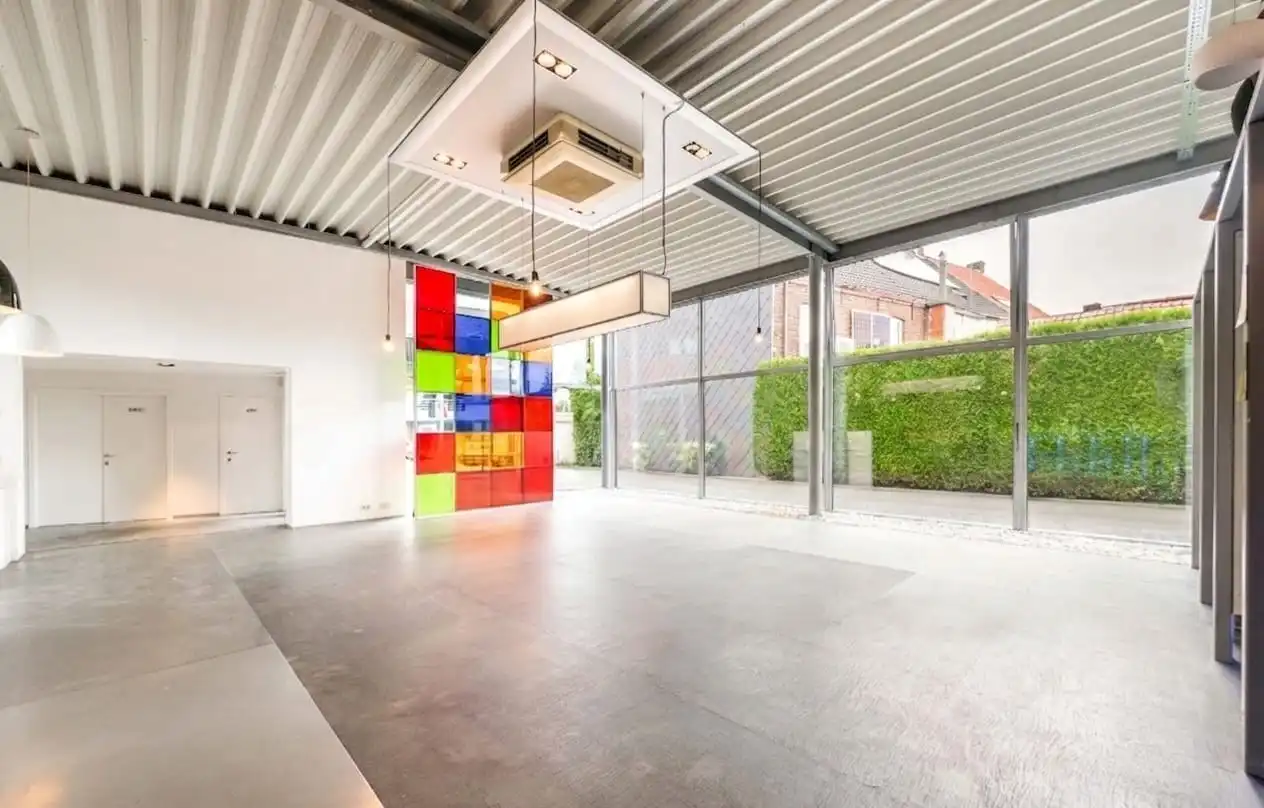 BEDRIJFS-/INVESTERINGS VASTGOED | LOODS | SHOWROOM | BURELEN & APPARTEMENT  foto 9