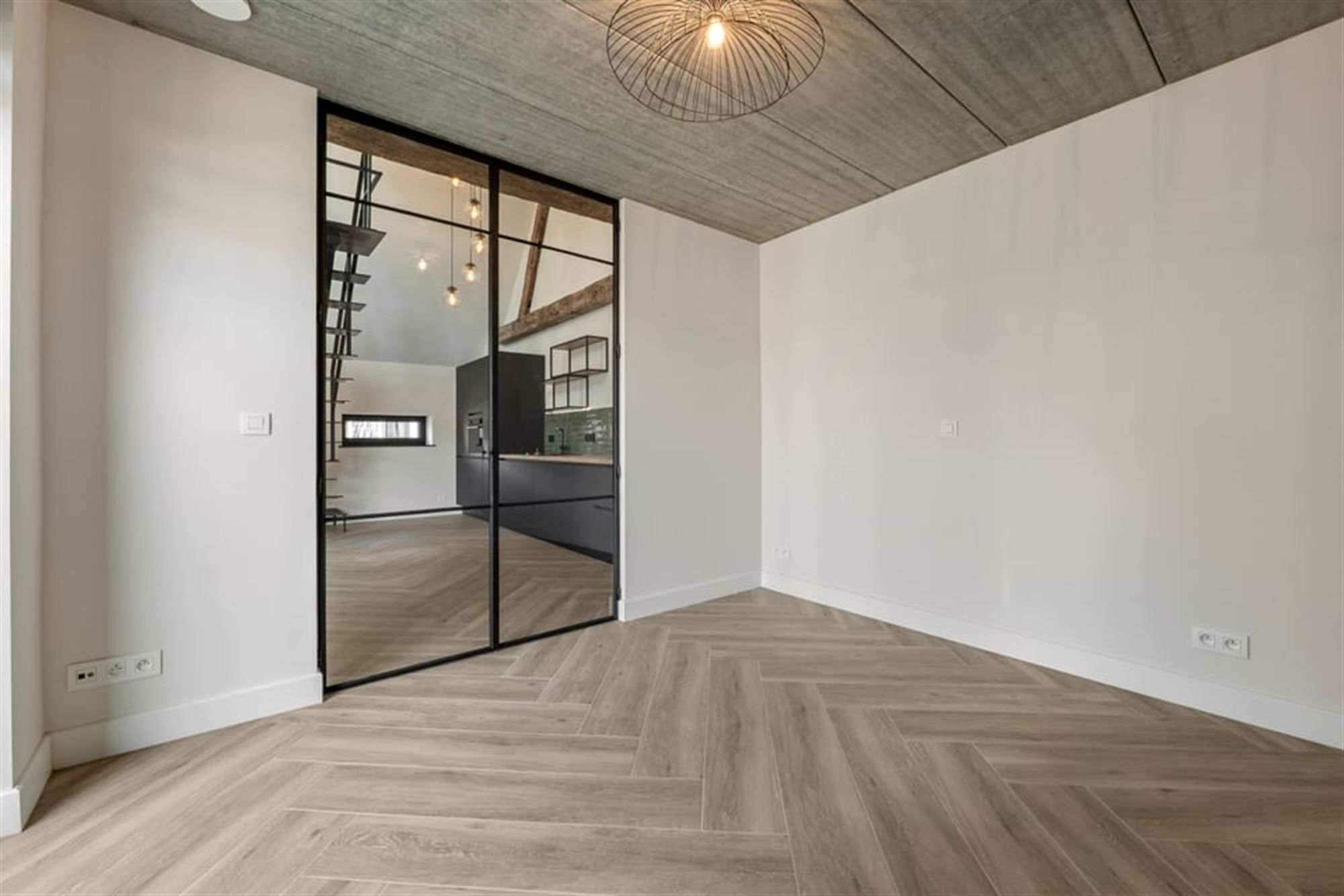 PRACHTIG GERENOVEERD APPARTEMENT MET 2 TERRASSEN TE HUUR MIDDENIN HET CENTRUM VAN SINT-TRUIDEN  foto 9