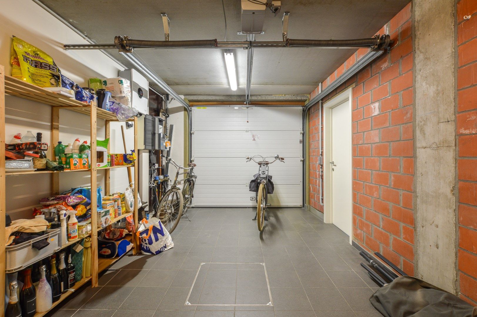 Prachtige en ruime woning met garage en tuin te huur in centrum van Zandvoorde. foto 8