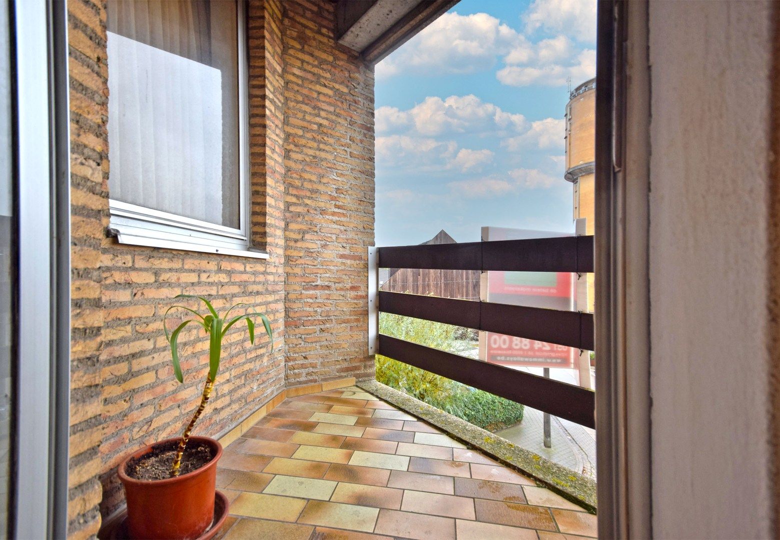 APPARTEMENT MET TWEE SLAAPKAMERS NABIJ CENTRUM ROESELARE - WONEN OF INVESTERINGSKANS foto 4