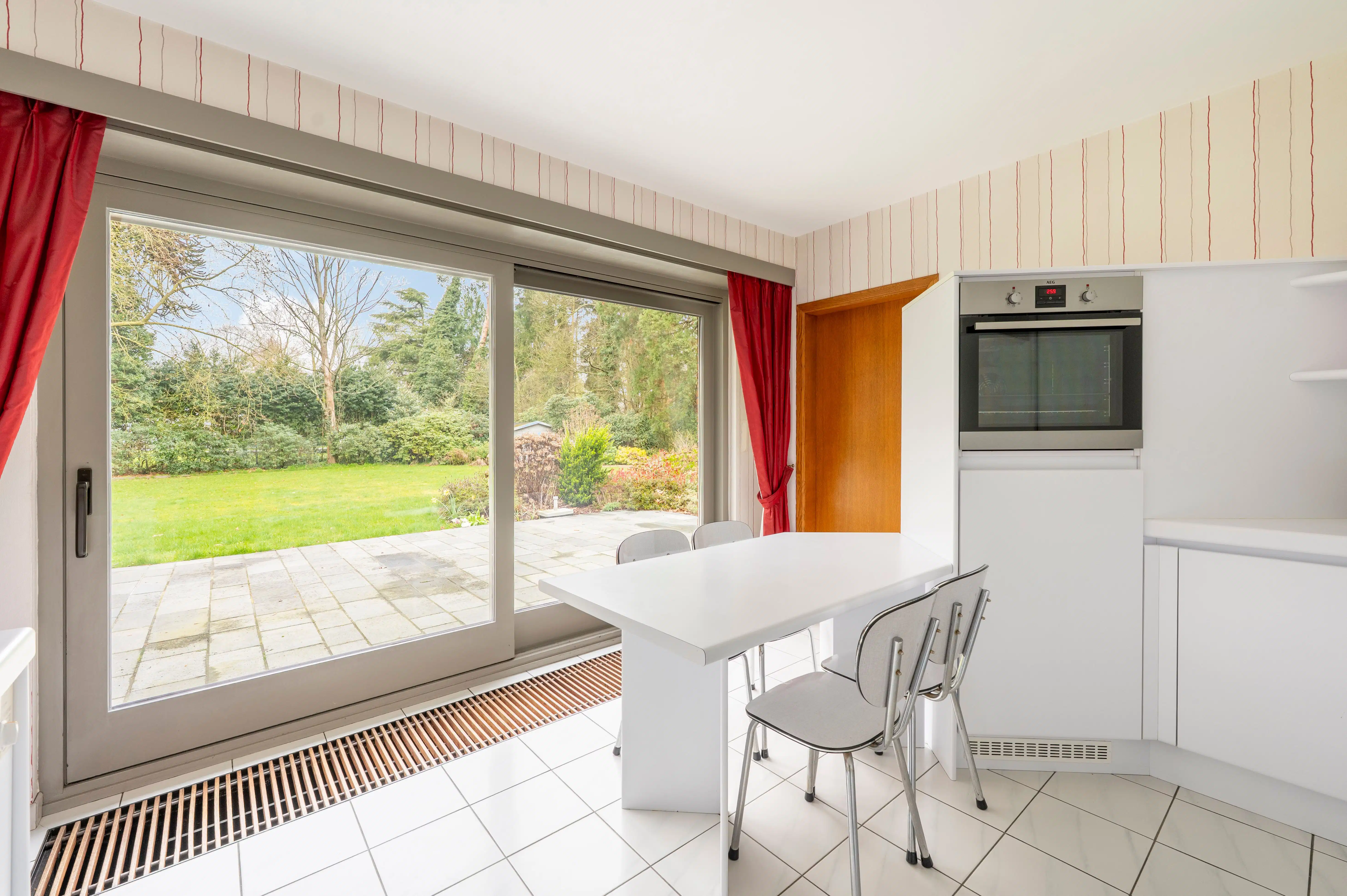 Ruime villa met praktijkruimte op toplocatie in Schotenhof. foto 14