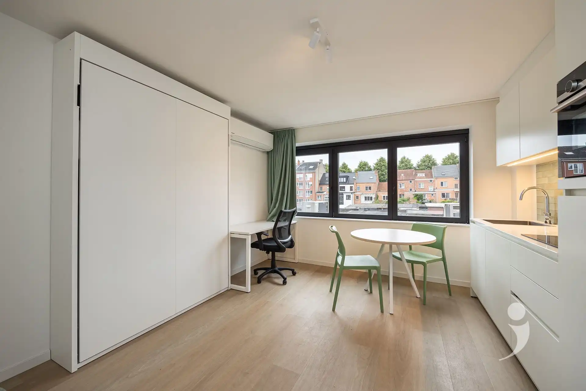 olledig gerenoveerde en bemeubelde studio in Leuven foto 2