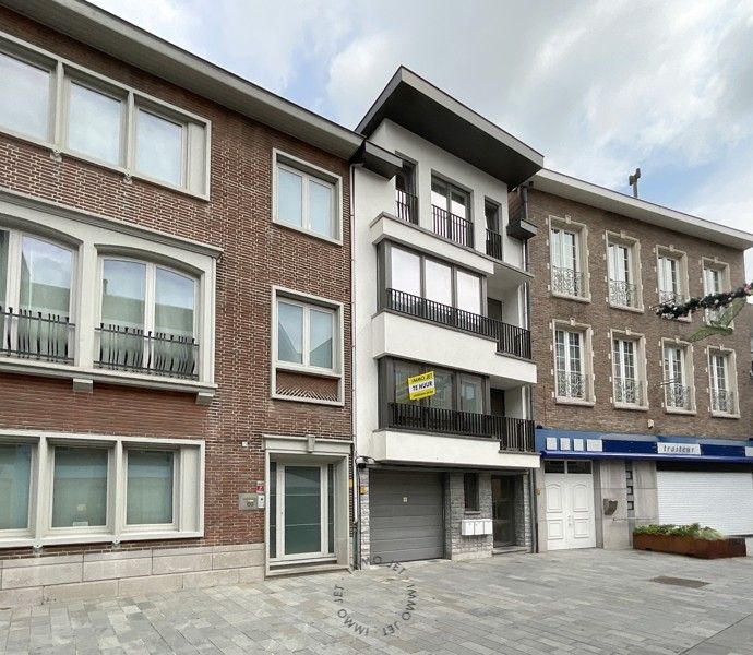 Gunstig gelegen appartement met twee slaapkamers, terras, tuin en autostaanplaats foto {{pictureIndex}}