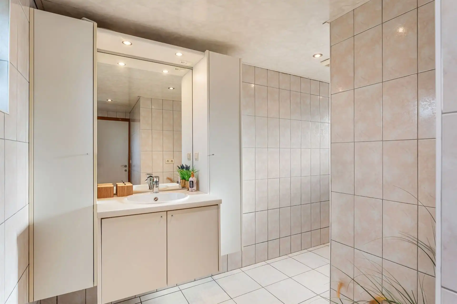 Eengezinswoning met tuin. foto 12