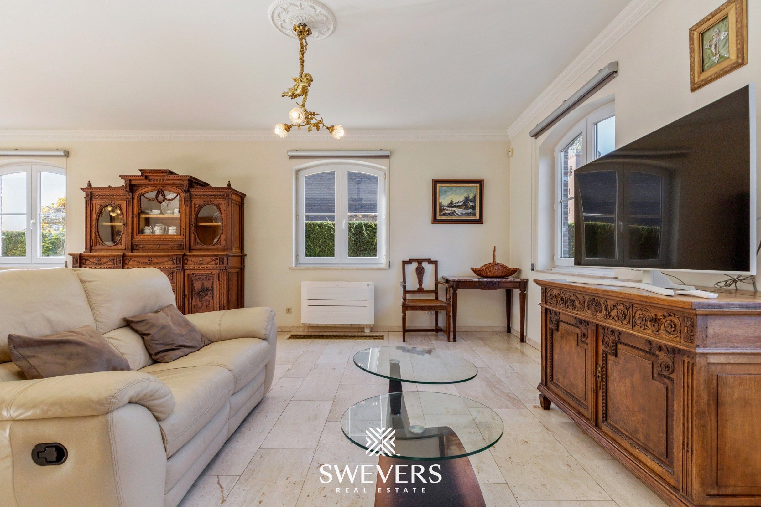 Ruime gezinswoning (282m²) met 4 slaapkamers te Lummen foto 3