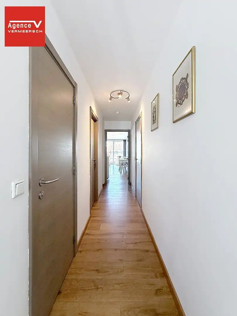 Lichtrijk woonappartement met ruim terras vlak bij zee.  foto 22