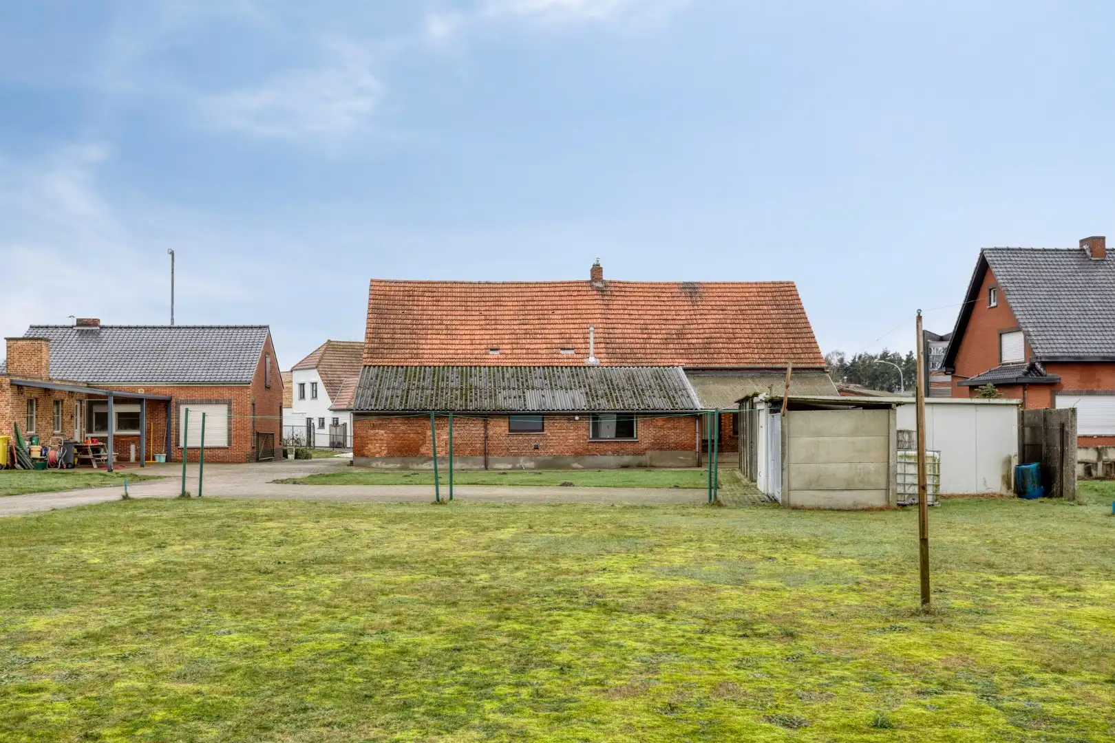 Te renoveren hoevewoning, landelijk gelegen op een uniek perceel van 1.924  m² ! foto 24