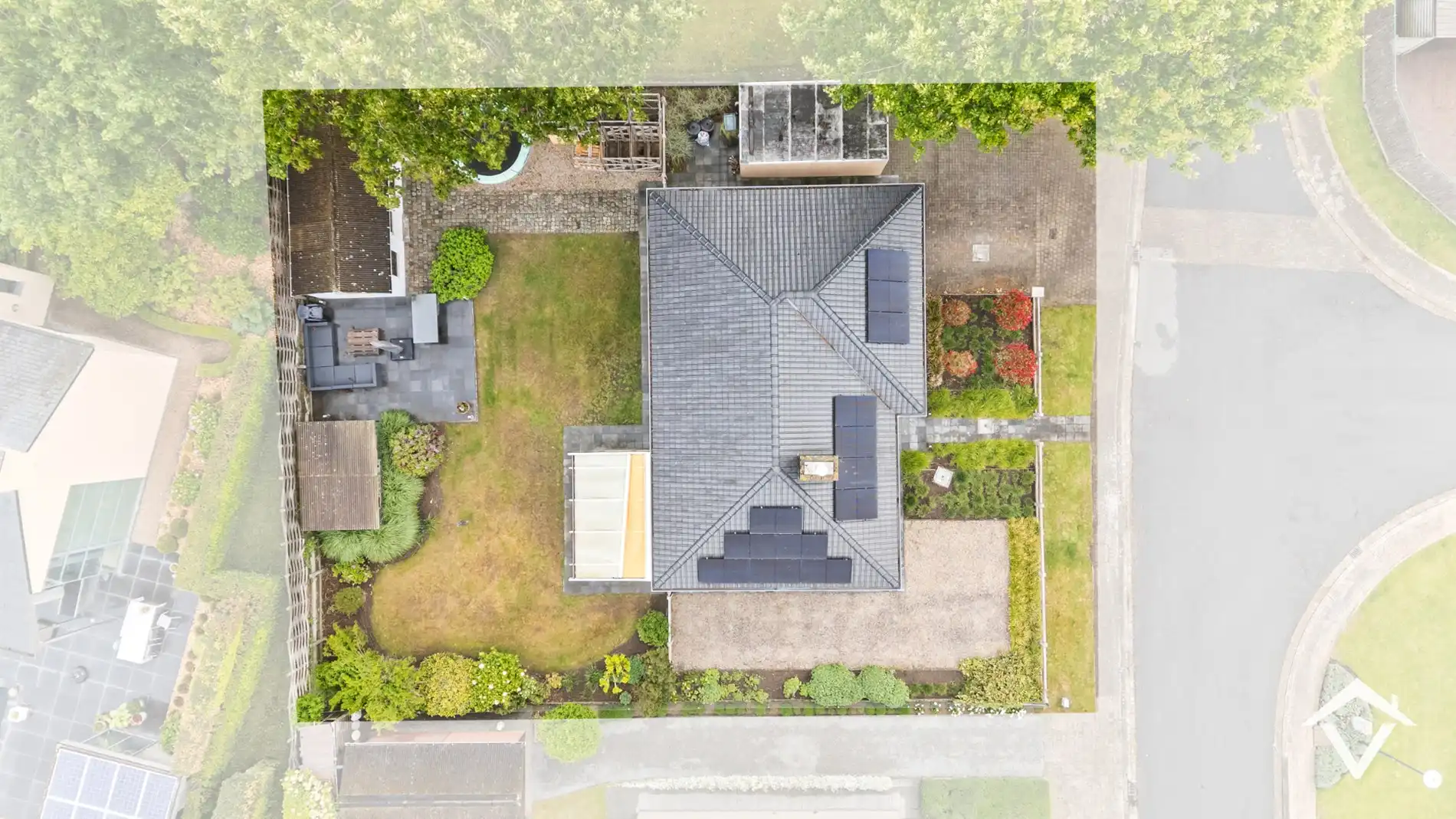 Te koop Alleenstaande woning met 3 slaapkamers en garage centraal gelegen te Wijnendale foto 30