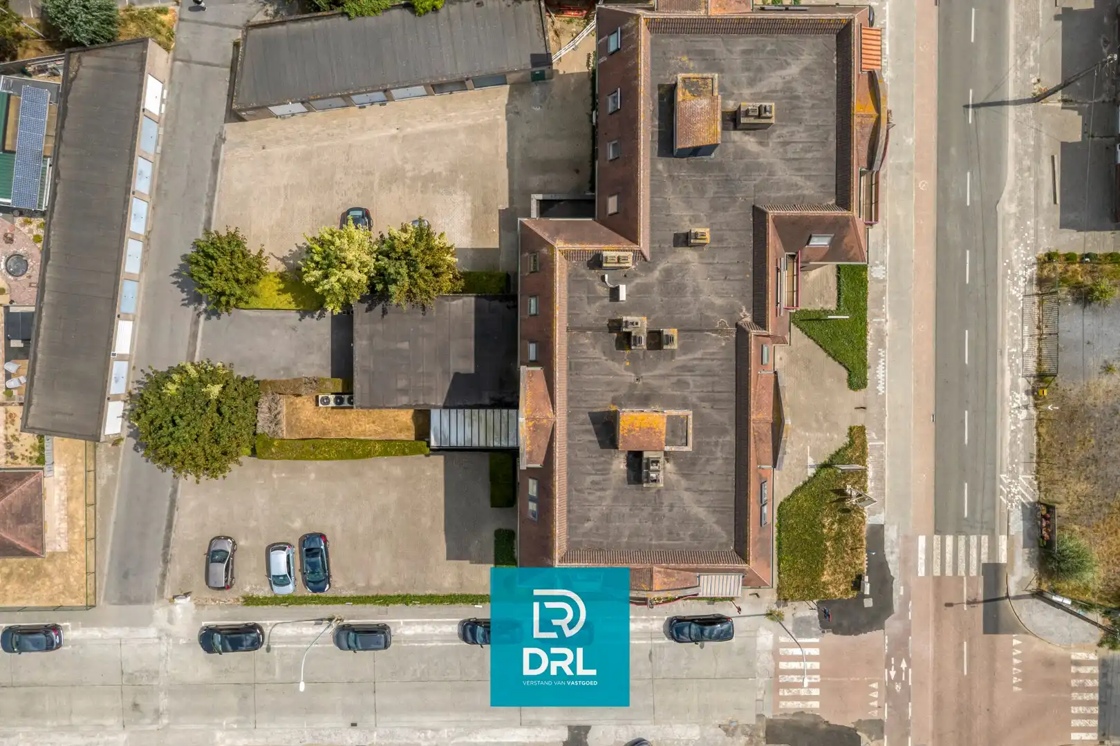COMMERCIEEL PAND met LOODS te KORTEMARK foto 28