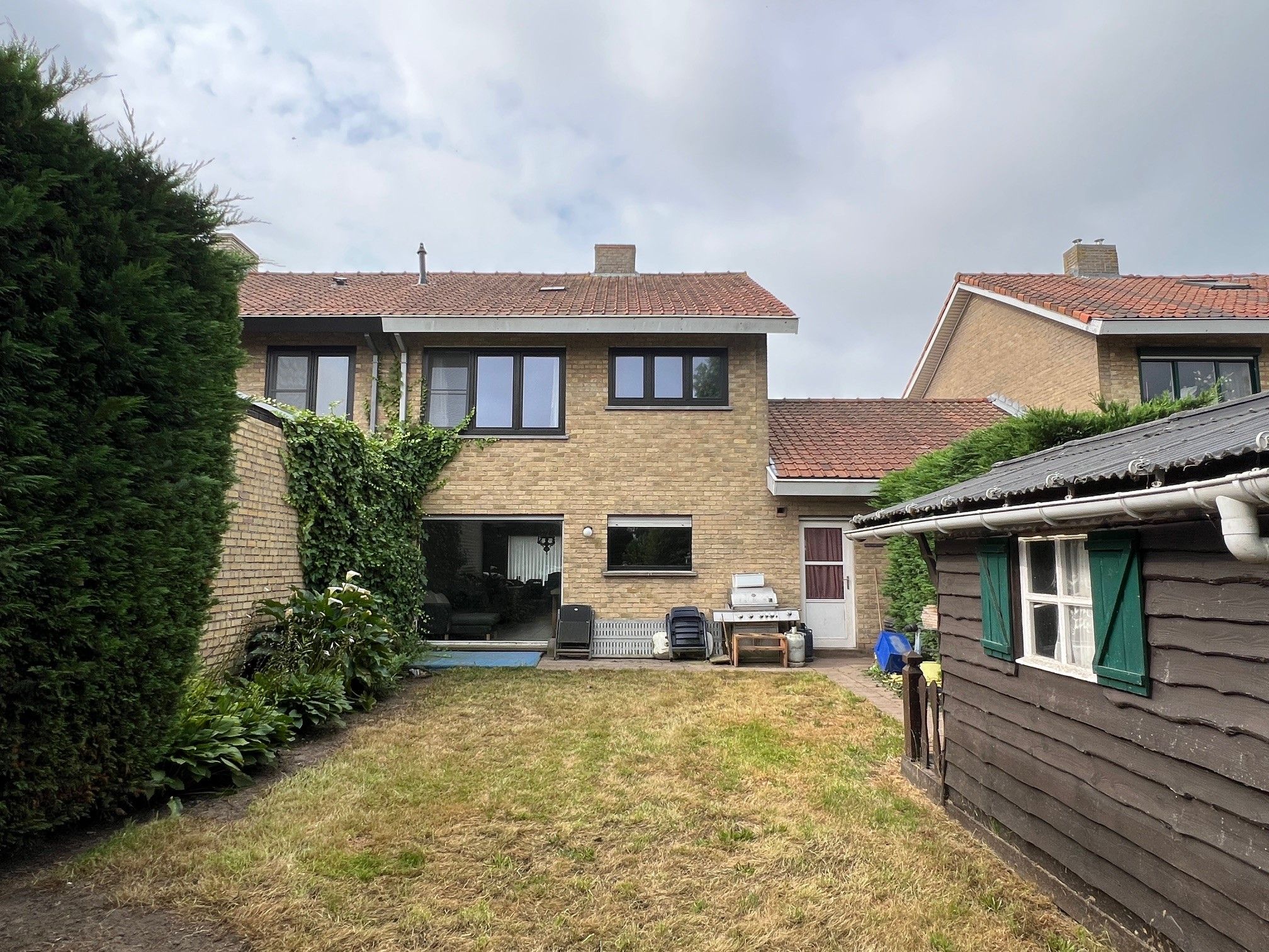 Rustig gelegen woning met 3 slaapkamers en garage foto 8