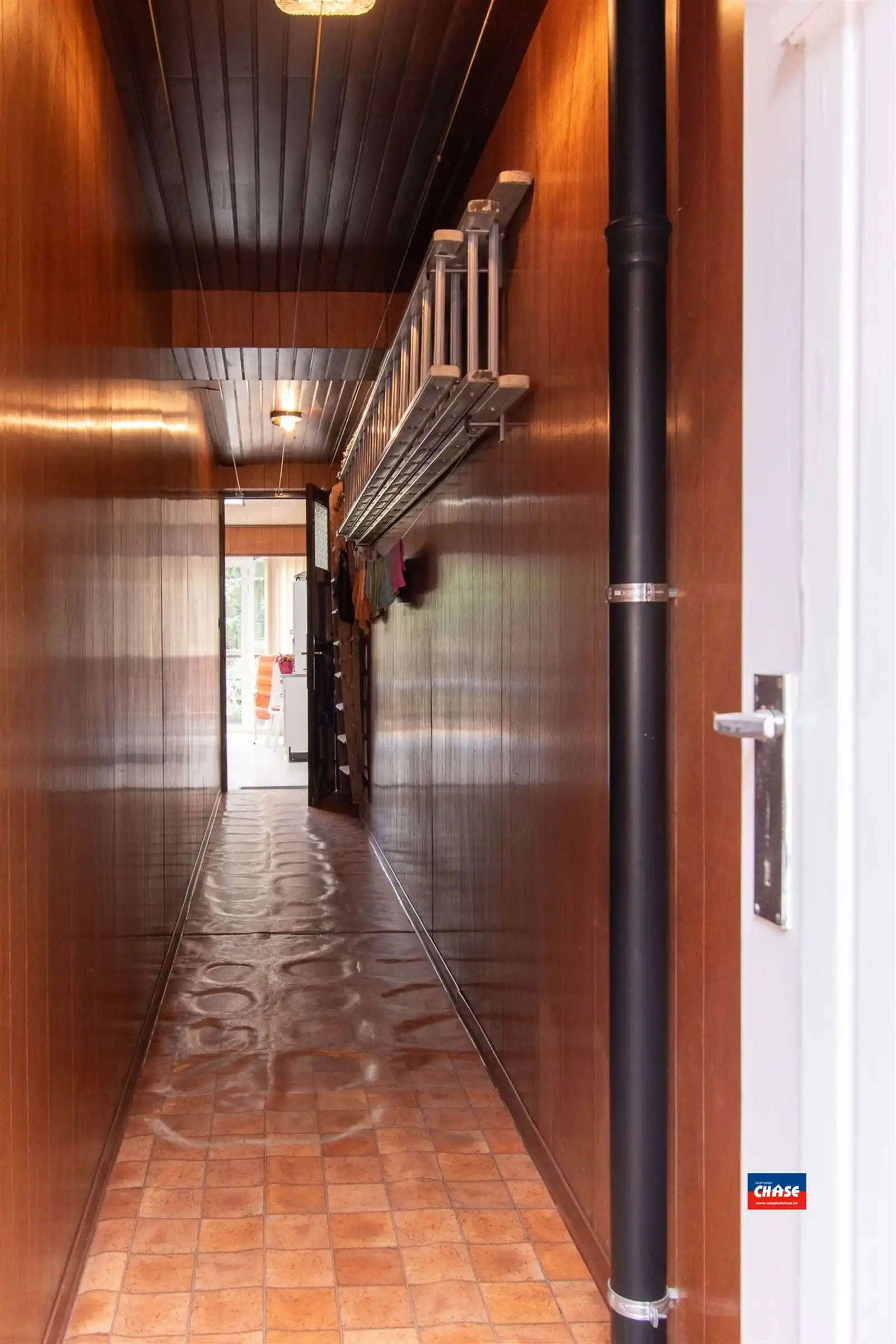 Charmante (op te frissen) rijwoning met 3 à 4 slaapkamers en prachtige tuin foto 12