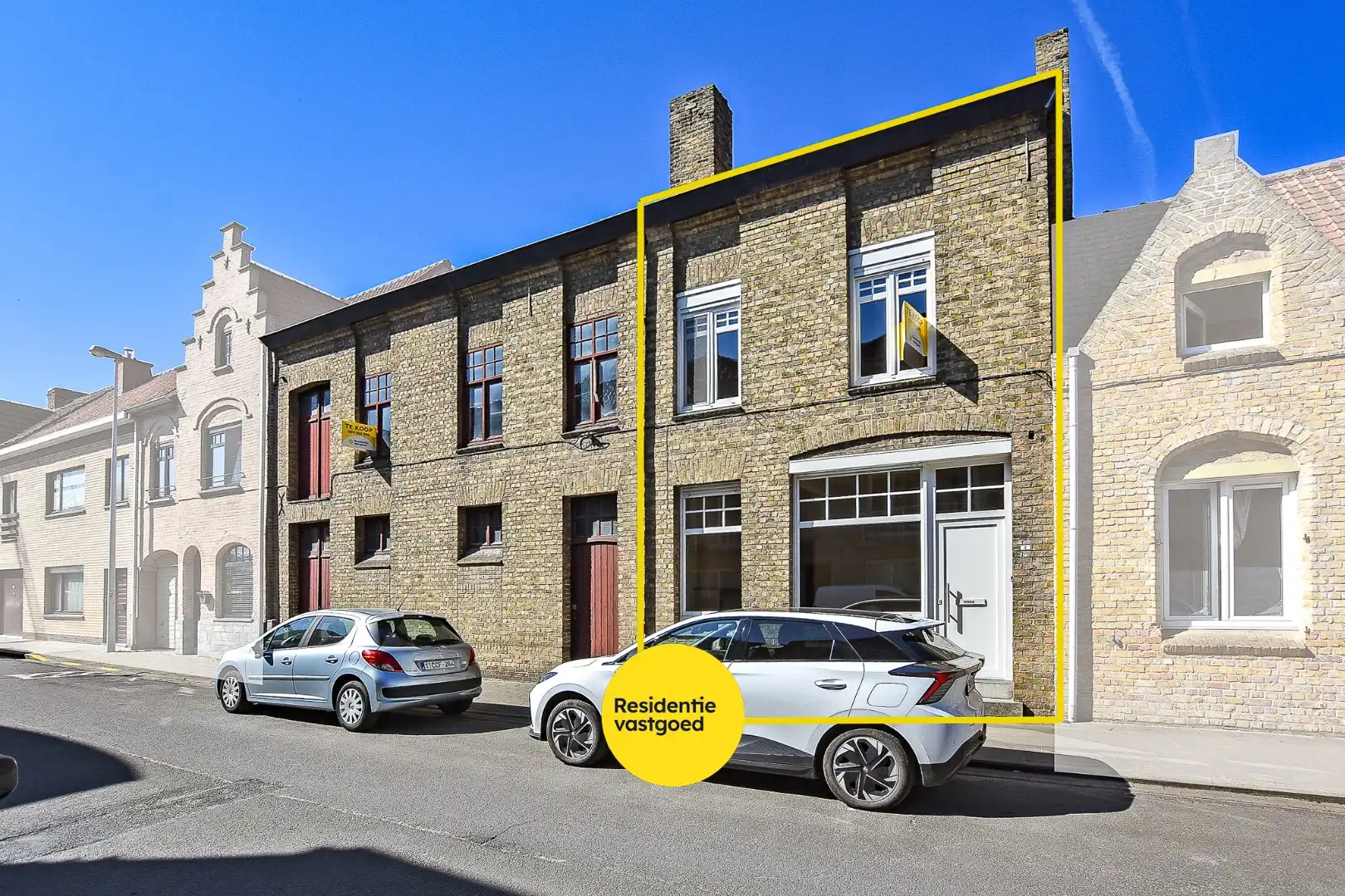 Charmante woning met veel potentieel in centrum Diksmuide op 248 m²! foto {{pictureIndex}}