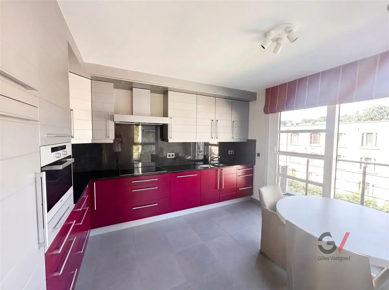 Instapklaar appartement foto {{pictureIndex}}