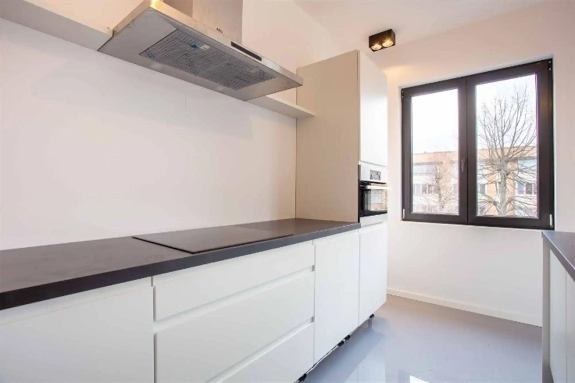 Gerenoveerd 2-slpk appartement nabij Rivierenhof foto 7