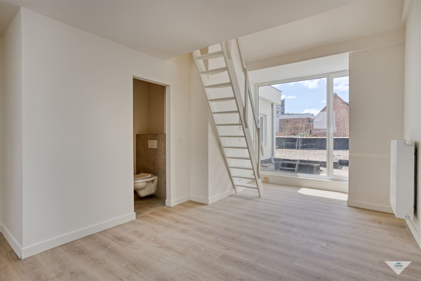 Instapklaar nieuwbouw-studentenhuis met 5 bemeubelde kamers foto 8