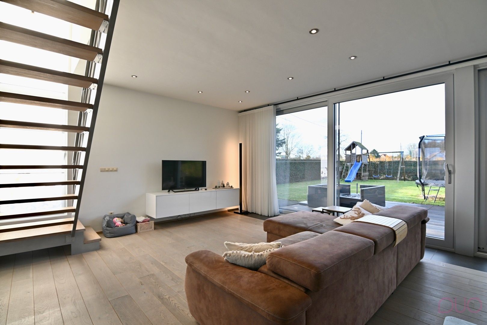 Ontdek ongeëvenaarde luxe en ruimte in deze prachtige villa in het rustige Herk-de-Stad. foto 7