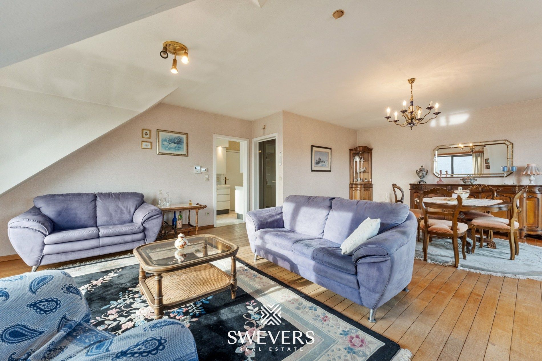 Ruim appartement met 3 slpk en veel lichtinval in Borgloon foto 3