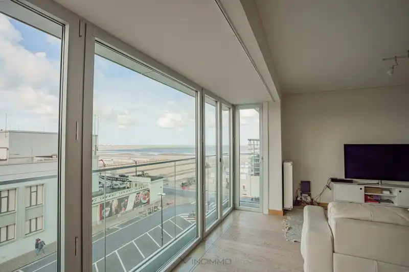 Ruim en gemeubeld appartement met 3 slaapkamers en zeezicht! foto {{pictureIndex}}
