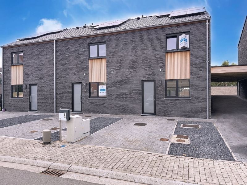 Stijlvolle nieuwbouwwoning in het centrum van Kaprijke foto {{pictureIndex}}