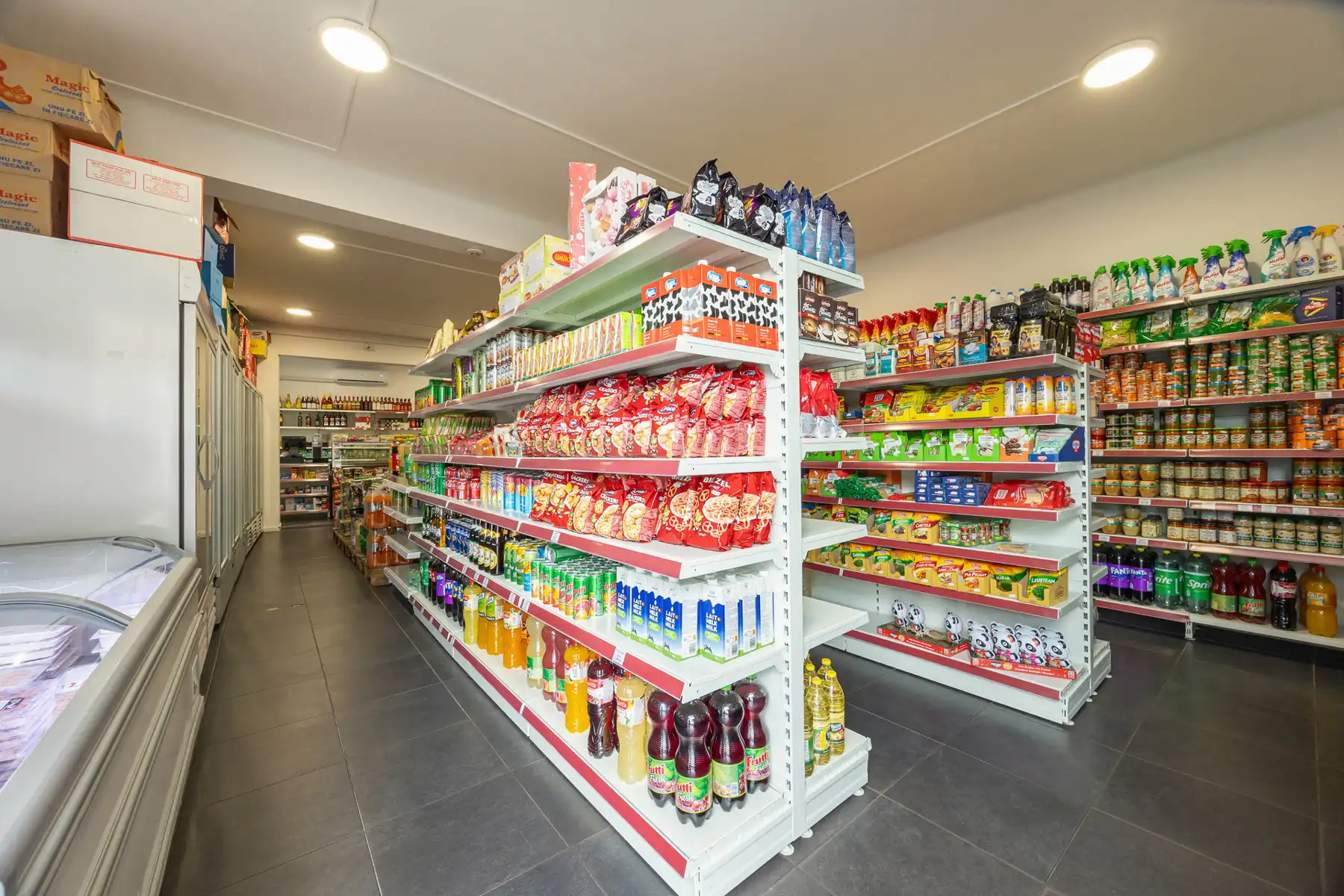 Gerenoveerd handelspand (110m²) met kelderverdieping (ca60m²) foto 3