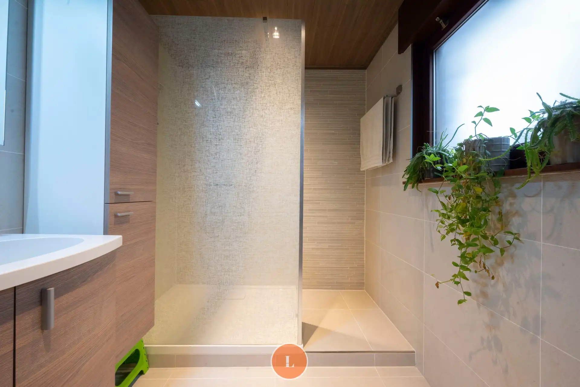 Instapklare gezinswoning met 4 slaapkamers en tuin. foto 13