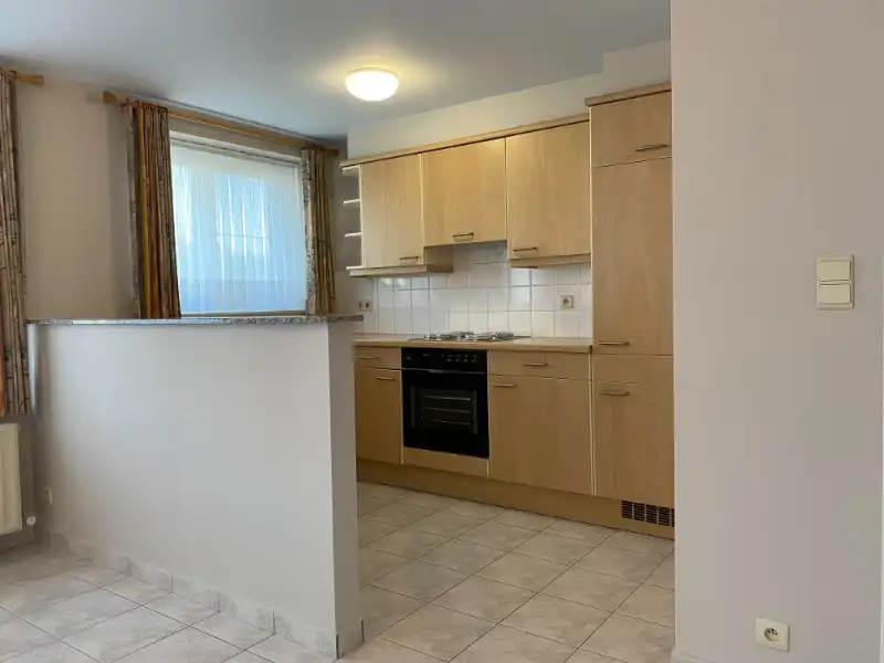 Gelijkvloers appartement met inpandige garage nabij centrum Houthalen foto 3