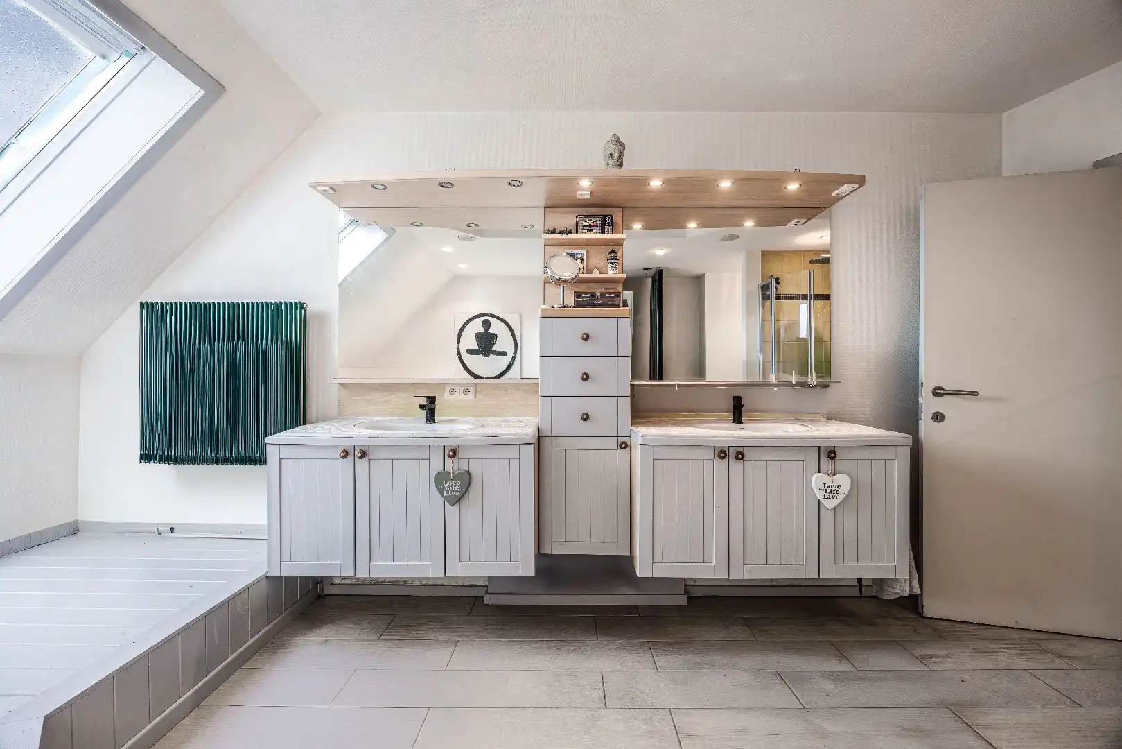 Prachtige woning met dubbele garage en tuin  foto 30