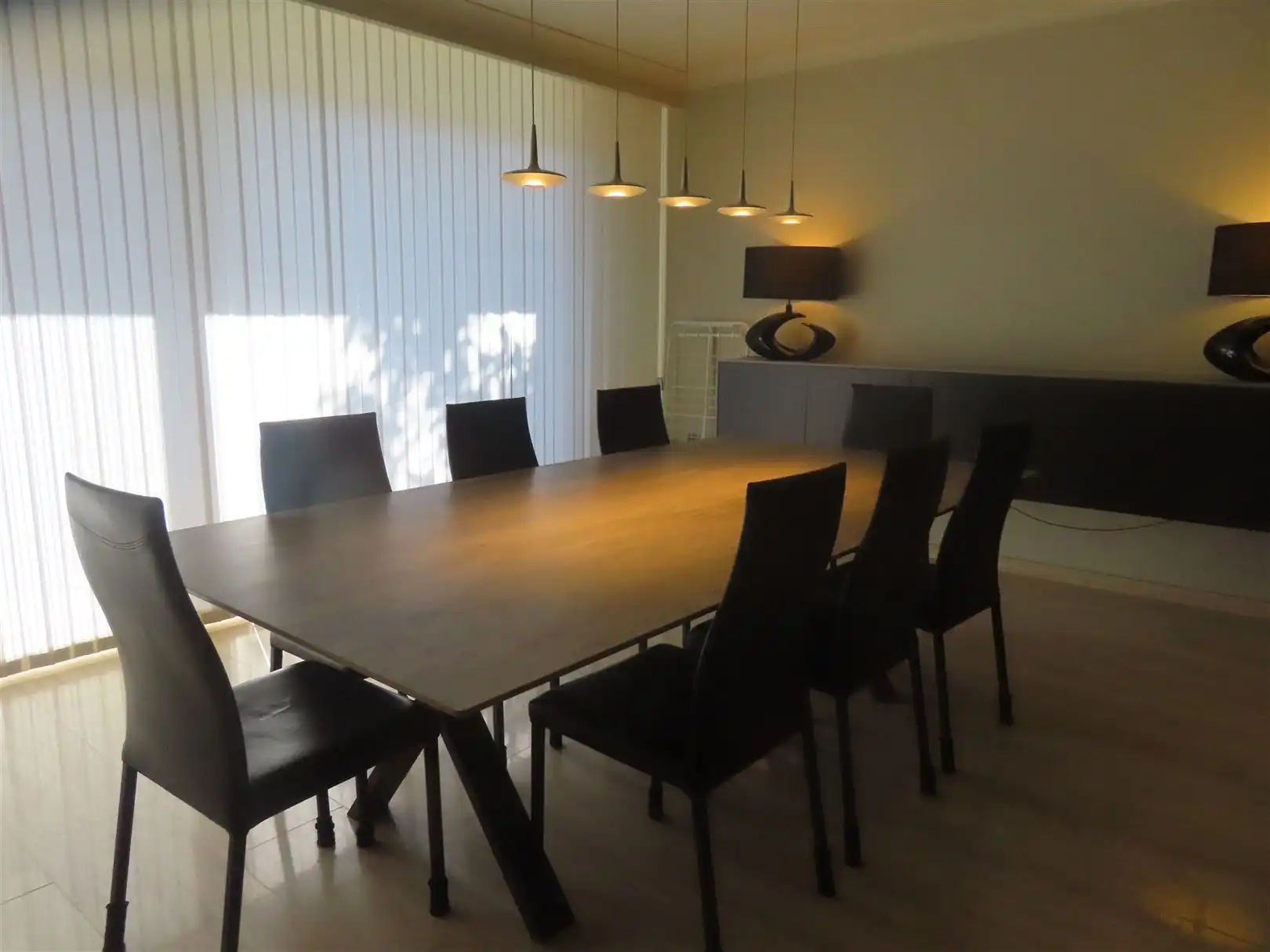 Luxueus gemeubeld 3-slaapkamerappartement met garage foto 3