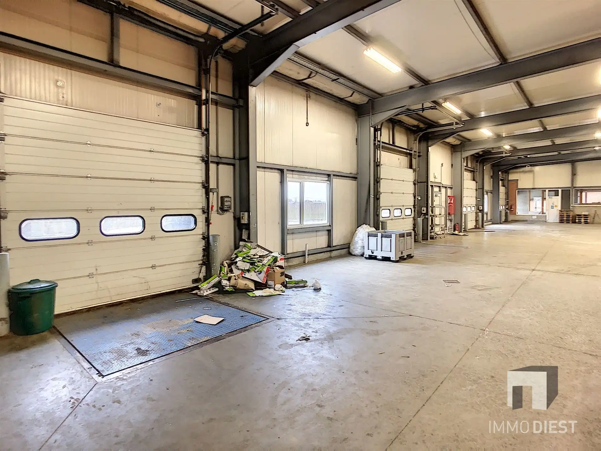 1500 M² GEKOELDE OPSLAG MET BURELEN  foto 18