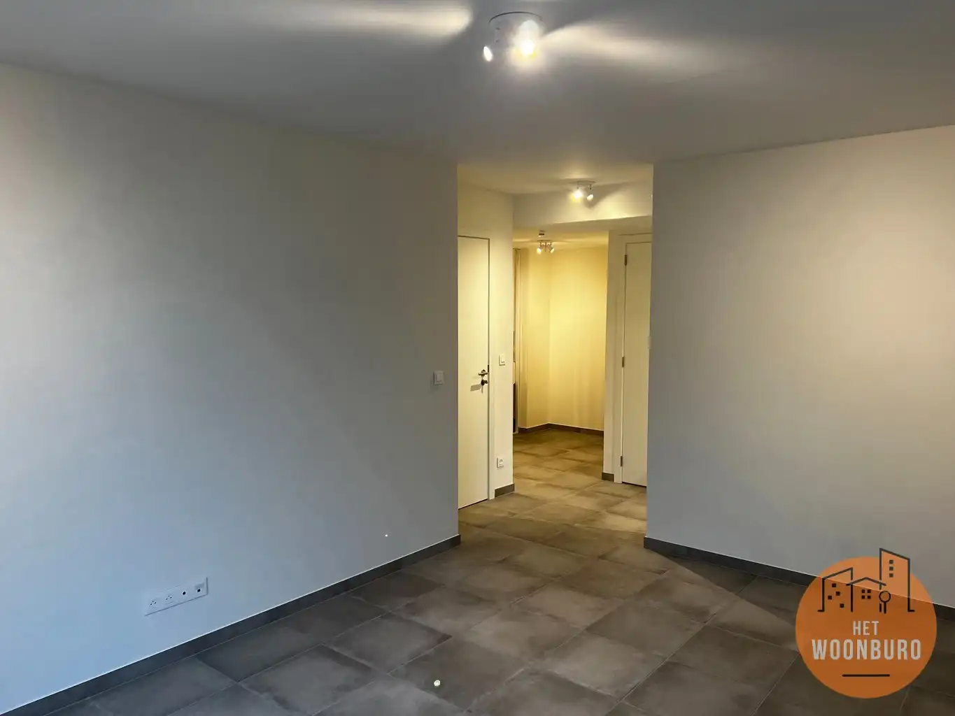 Nieuwbouw duplex met vrij beroepersruimte en 2 staanplaatsen foto 16