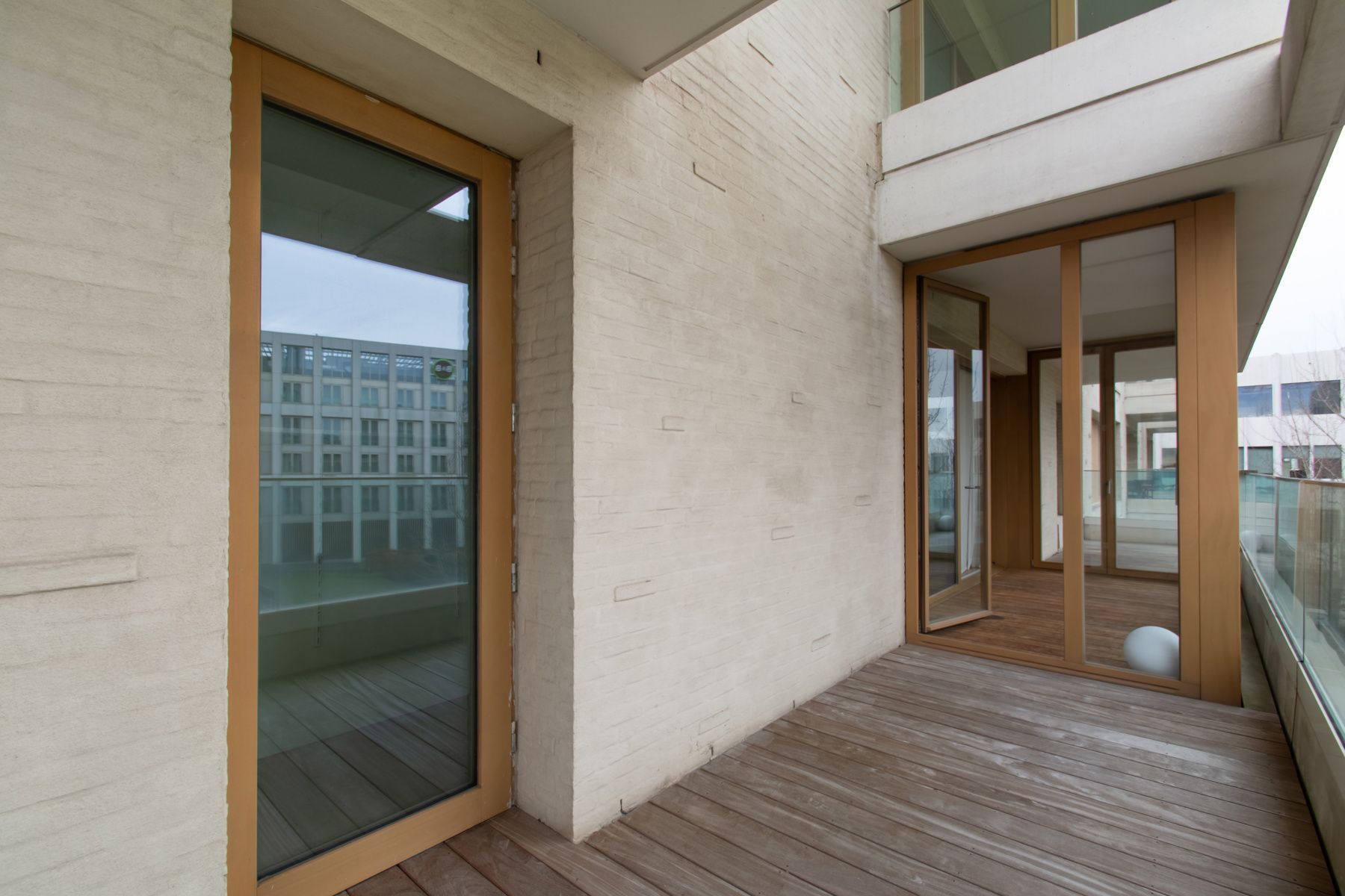 Lichtrijk 1 slpk app. met groot terras foto 10