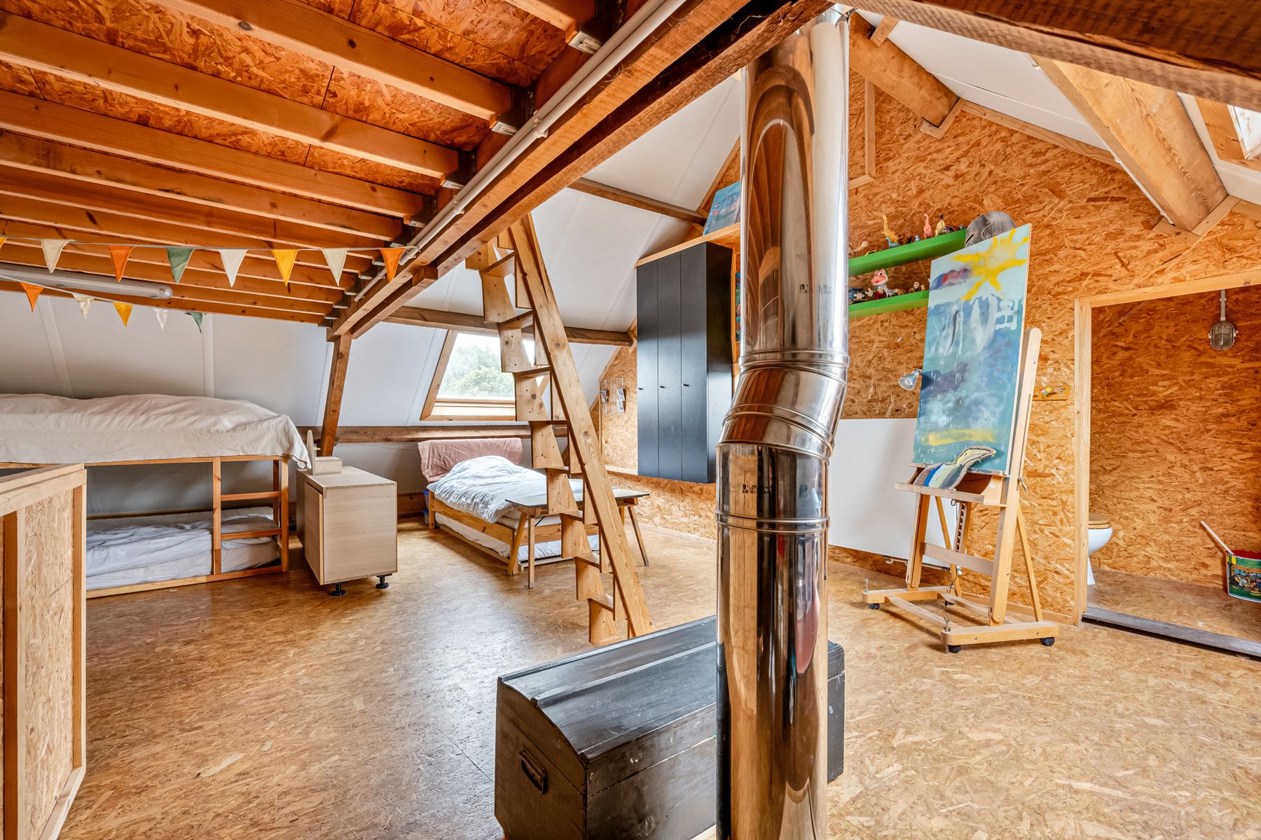 Architecturaal verbouwde hoeve met binnenkoer foto 25