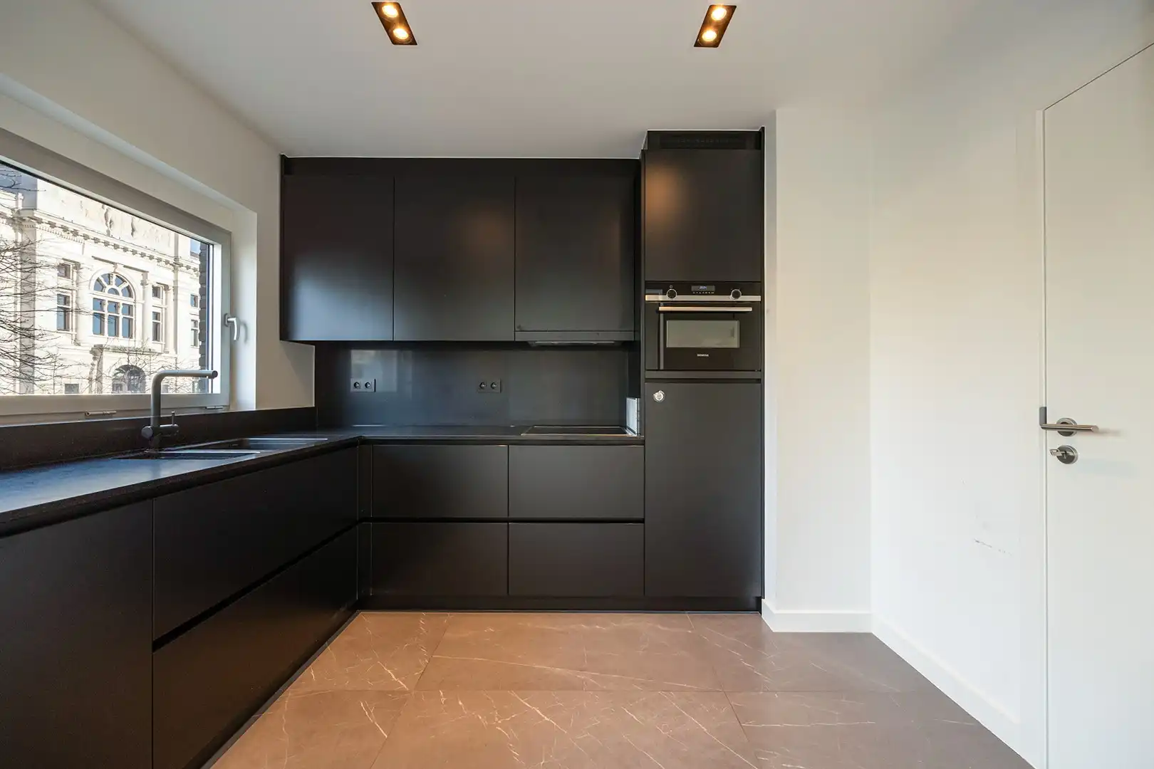 APPARTEMENT MET ZICHT OP KMSKA foto 6