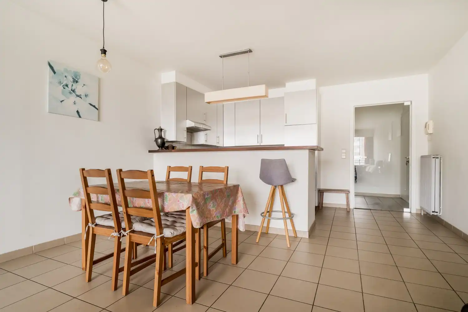 Ruim appartement op strategische locatie met veel lichtinval foto 5