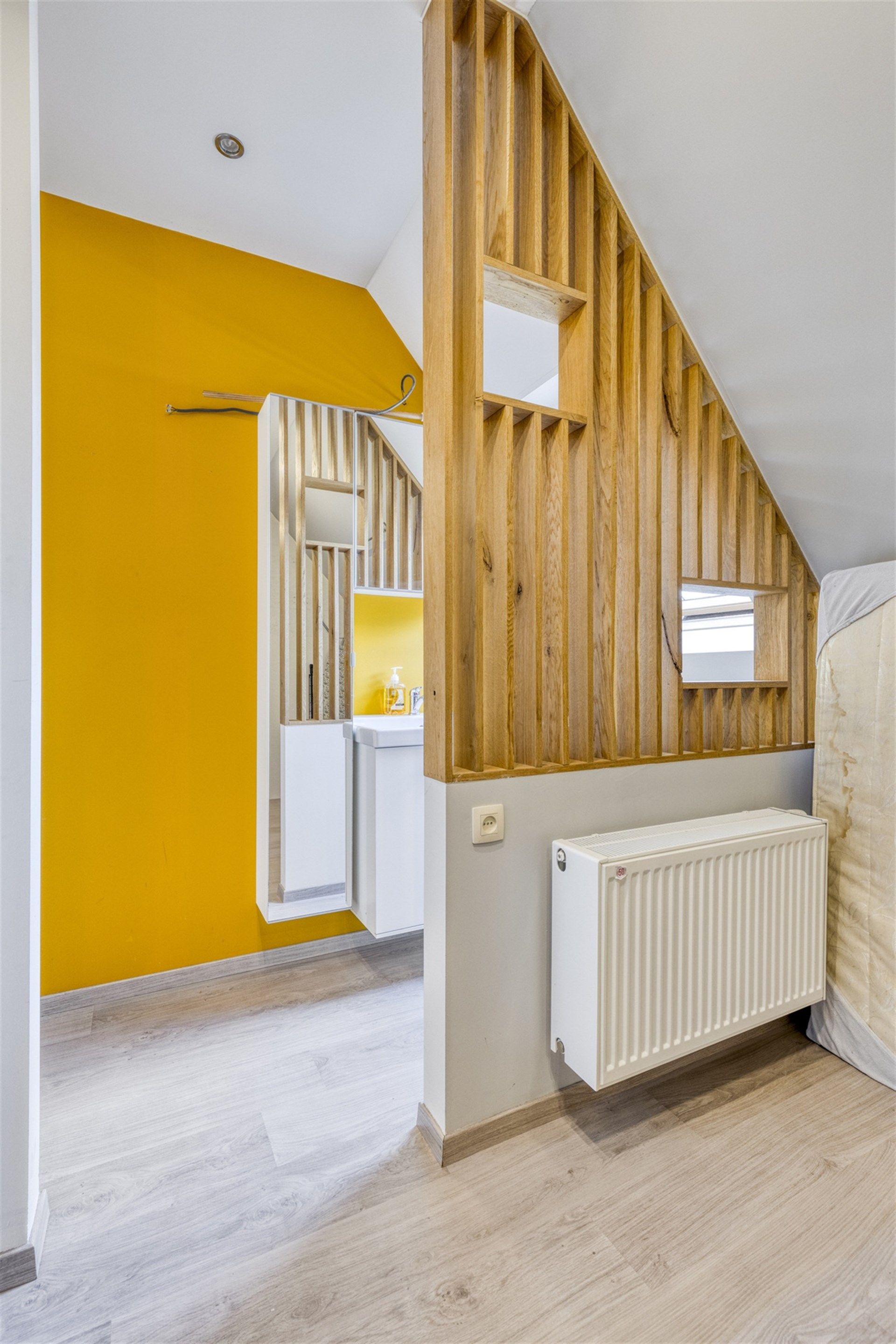 Charmante, energiezuinige woning in hartje Wetteren! foto 13