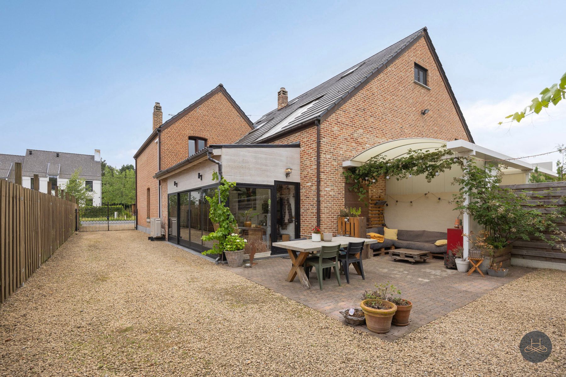 Gerenoveerde woning met fantastische buitenruimte foto 26