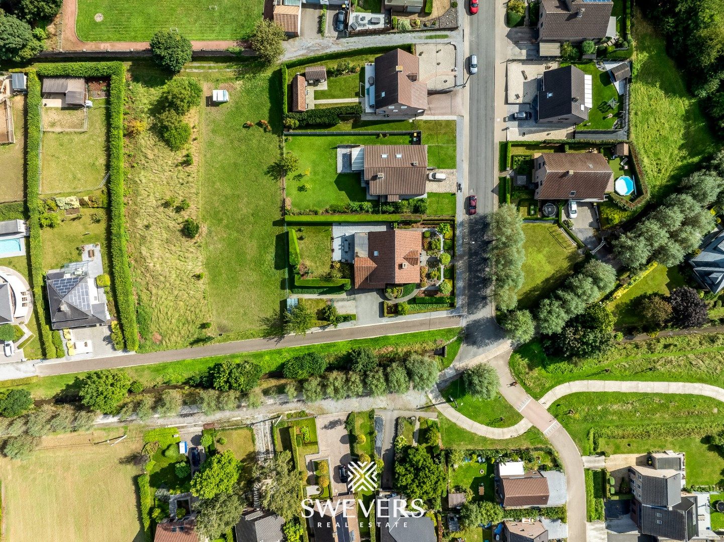 Residentieel gelegen en gerenoveerde landelijke woning van 300m² met grote veranda foto 45