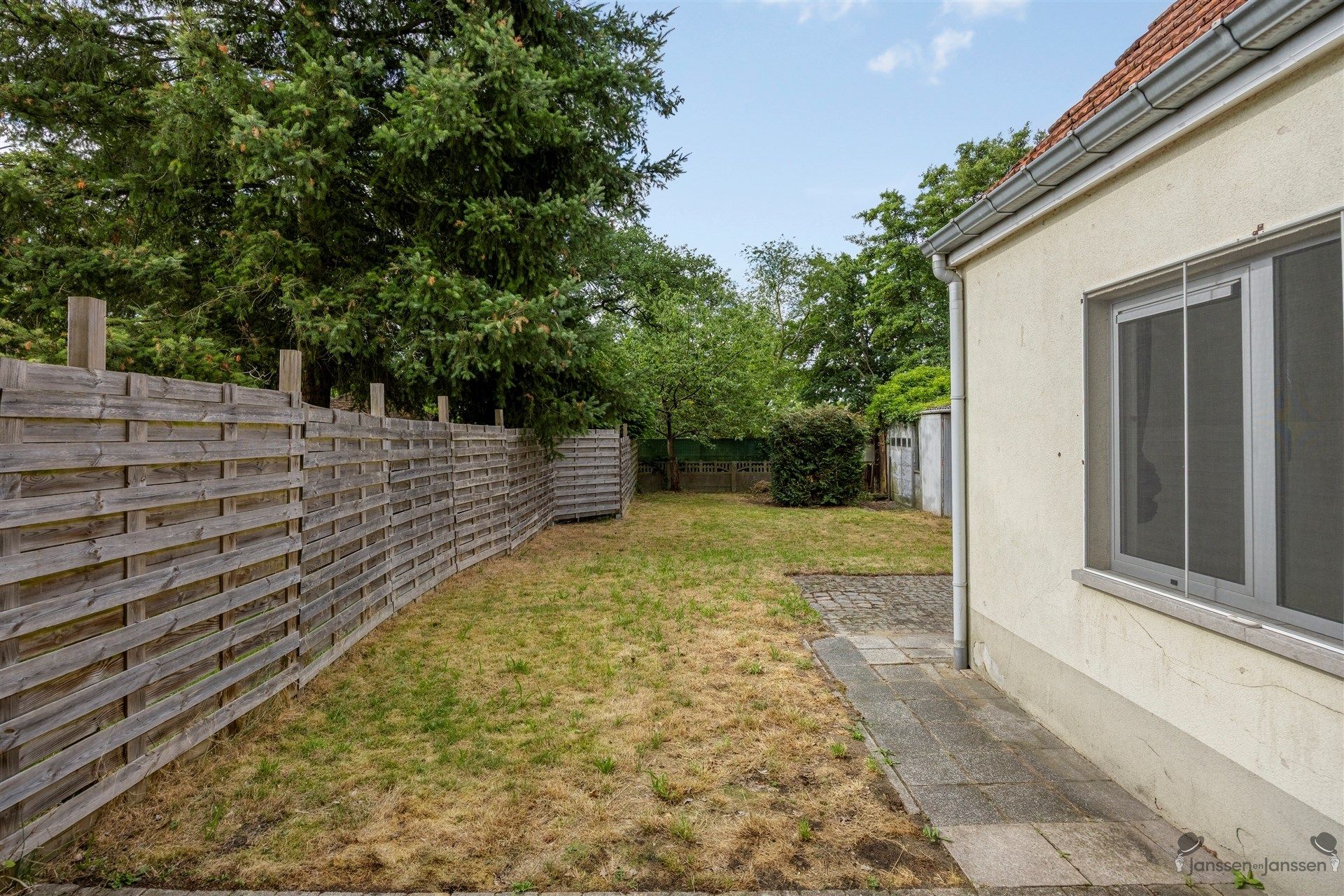 TE HUUR - Rustig gelegen gelijkvloers appartement met tuin te Leopoldsburg foto 21
