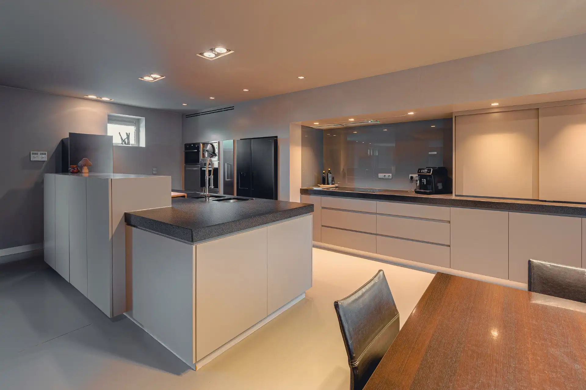 Handelspand + woning op uiterst commerciële locatie. foto 10