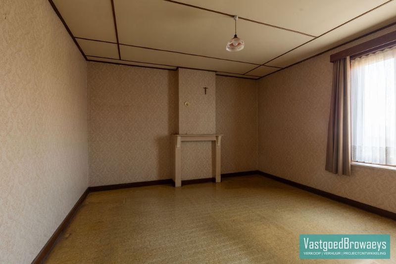 Te renoveren woning met tuin foto 18