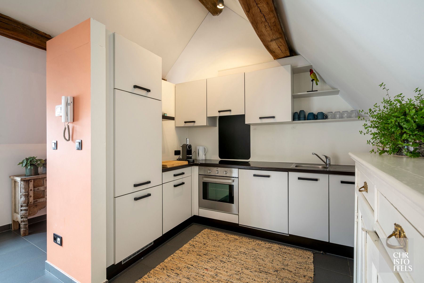 Appartement (113m²) in historische vierkantshoeve te Bilzen! foto 7