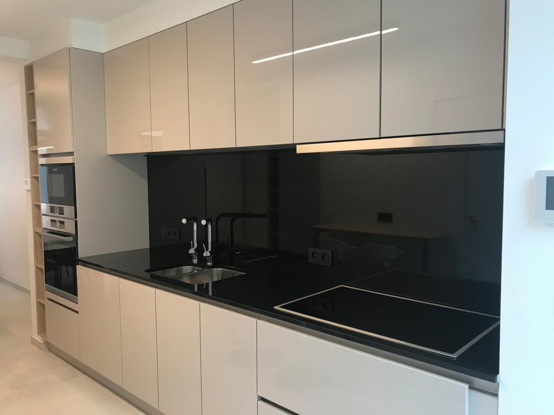 Lichtrijke rijwoning in het hartje van Ieper foto 3