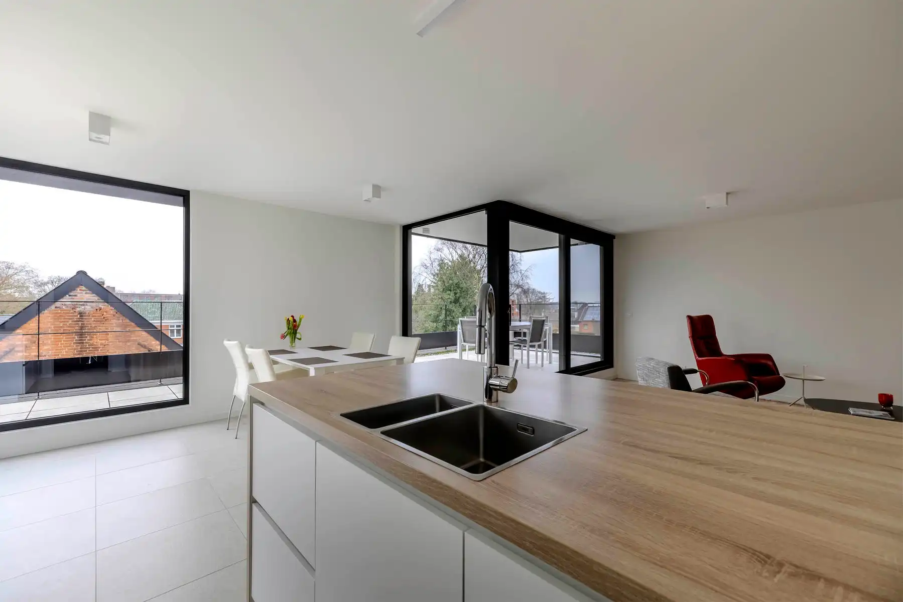 Penthouse in hartje Mol – ruimte, comfort en een fenomenaal dakterras foto 11