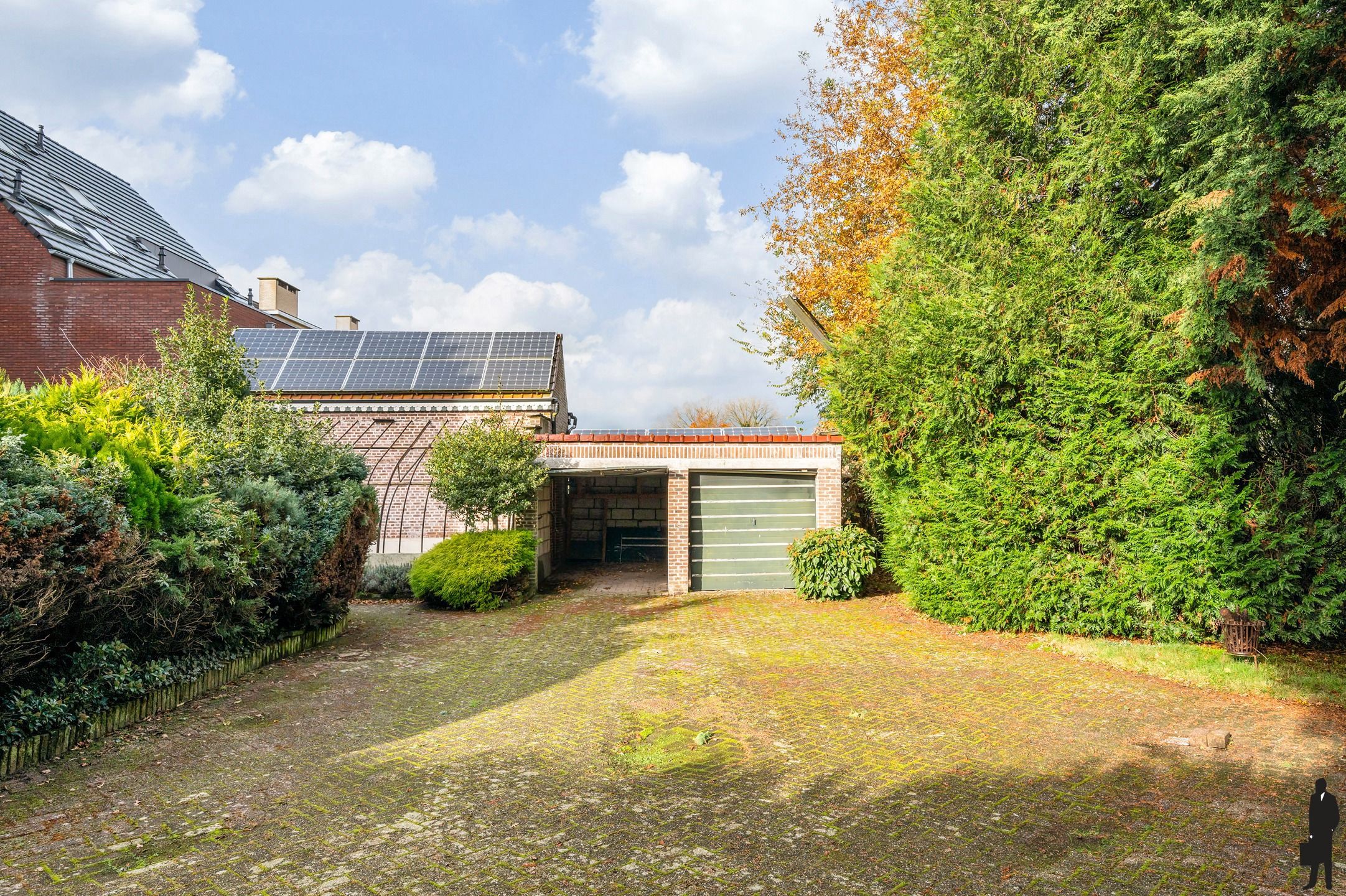 Historisch herenhuis pal in het centrum van Essen! foto 24