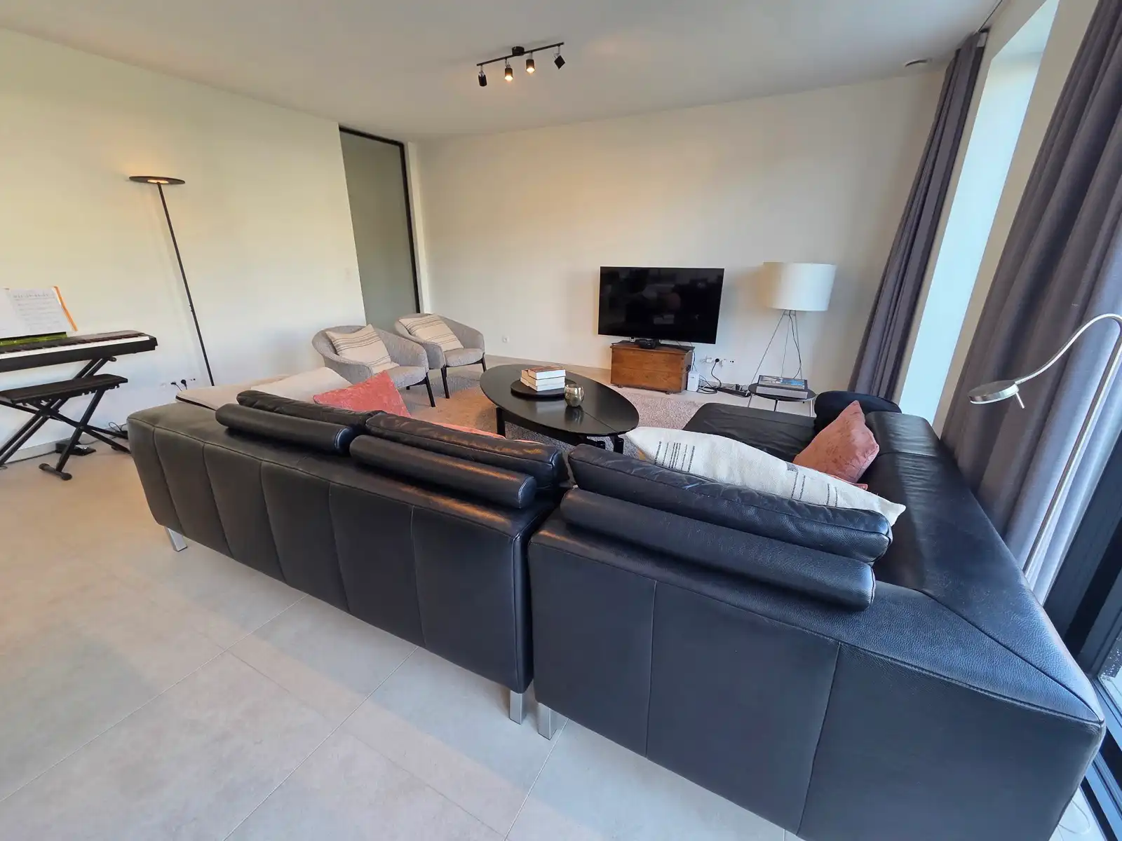 Instapklare recente woning met mooie tuin!!! foto 6