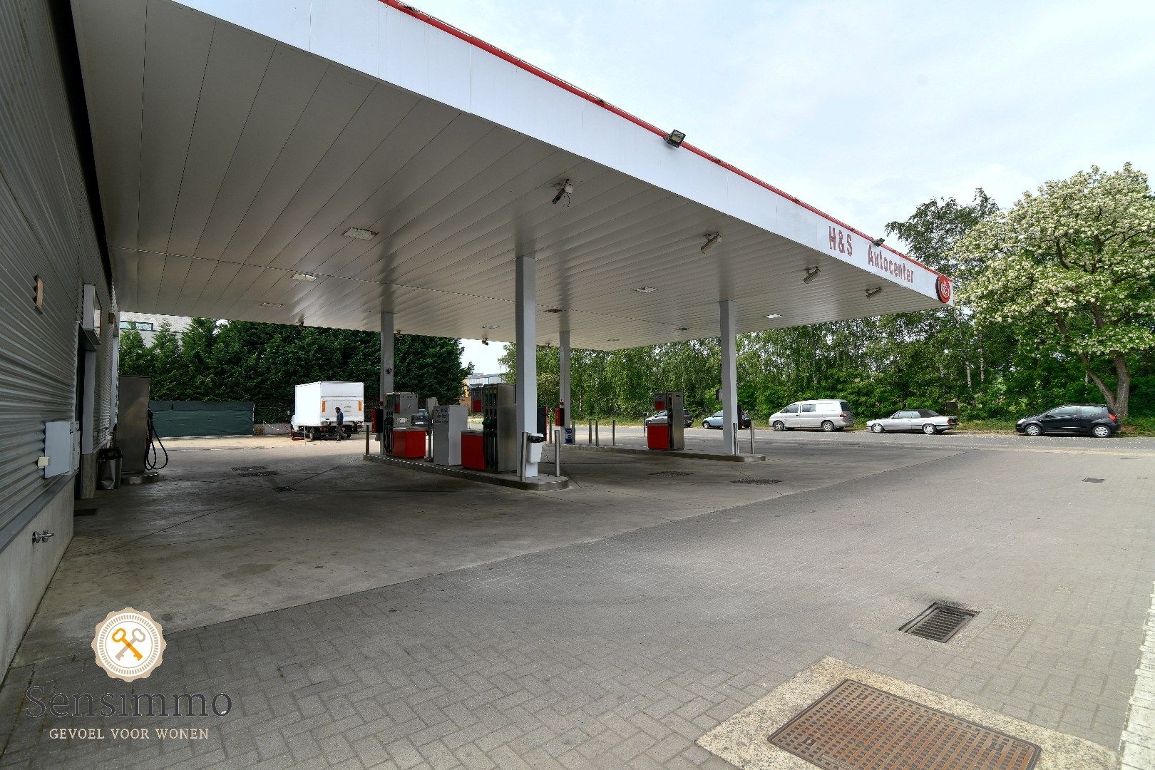 Tankstation met winkel, onderhoudsgarage op grens Genk-Zutendaal foto 12