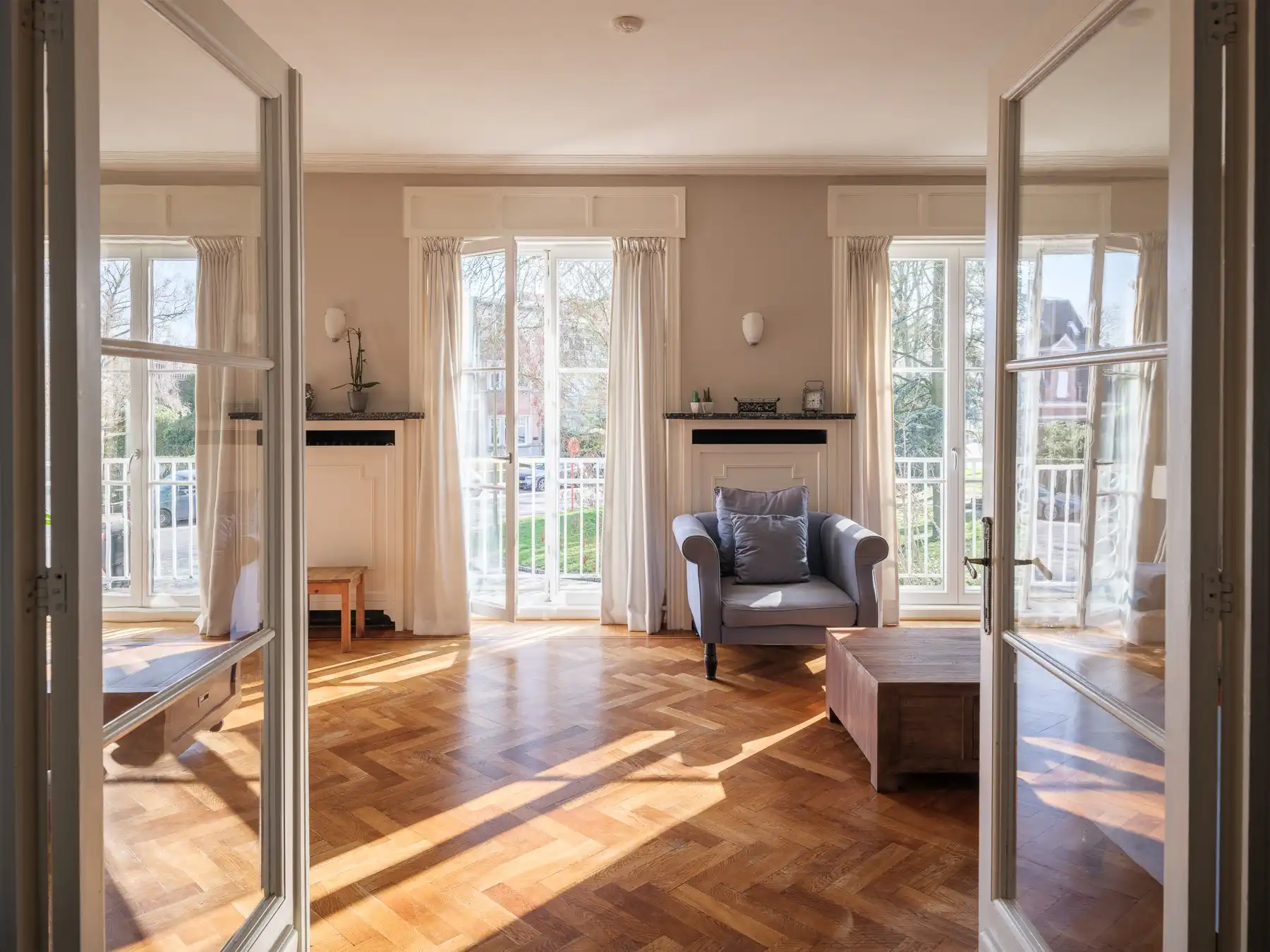 Herenhuis met praktijkruimte op AAA-locatie foto 2